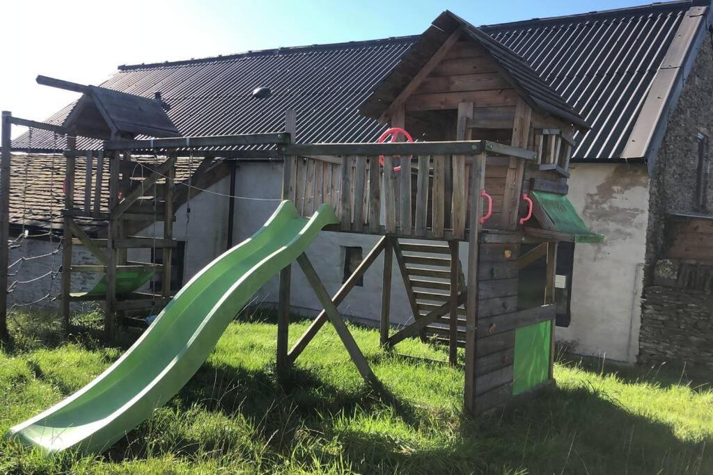 The Milking Parlour At Berthllwyd Vila Quakers Yard Exterior foto